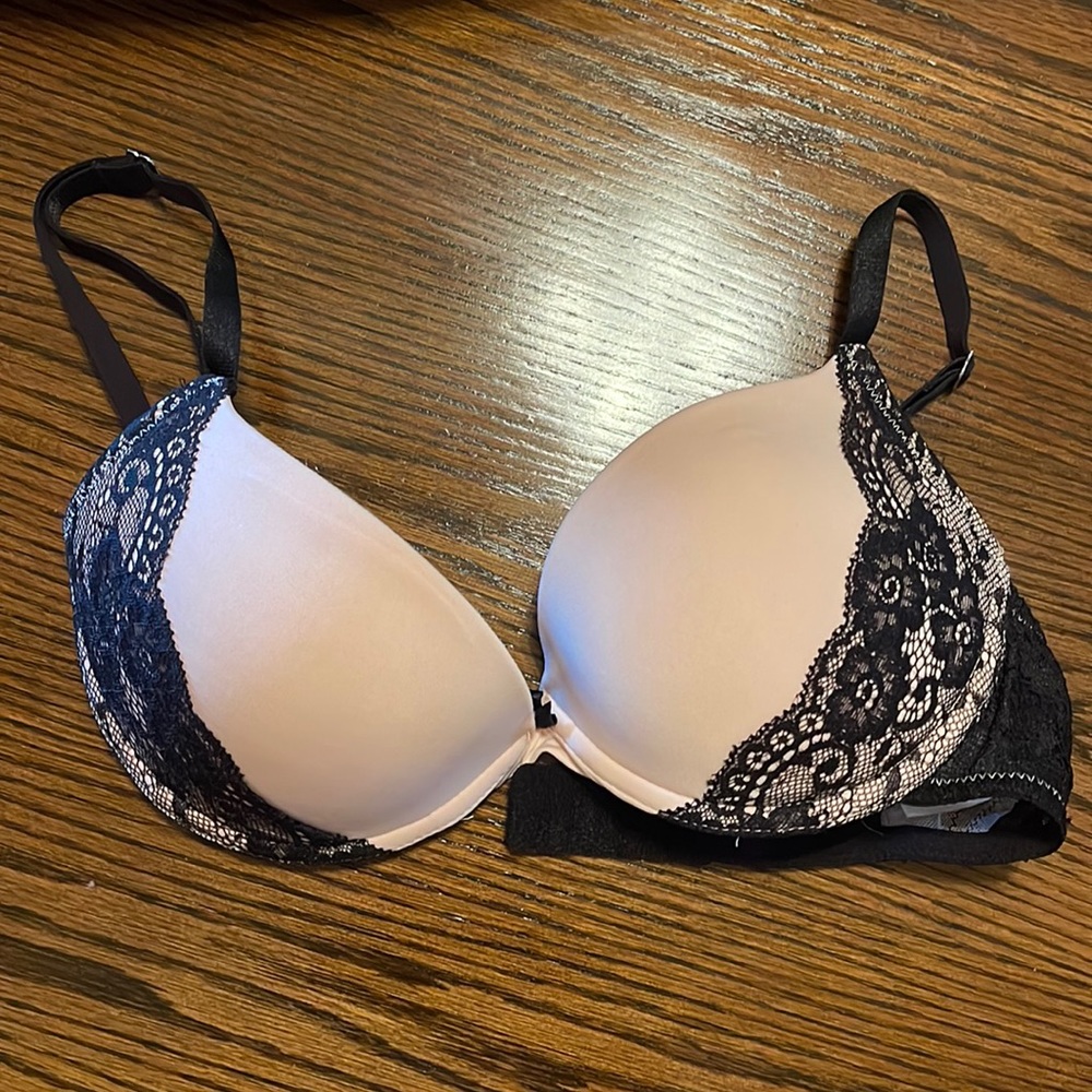 Blush, Padded push-up bra. Very sexy and comfortable